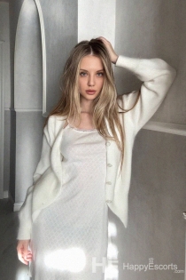 Vesalya Quin, Age 18, Escort in Dubai / UAE - 3