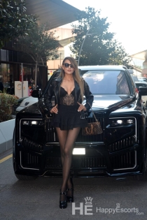 Nikol, 24 éves, Tirana/Albánia kísérők – 4