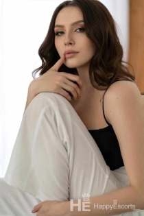 Linda Pod, Age 18, Podgorica / Montenegro Escorts - 3