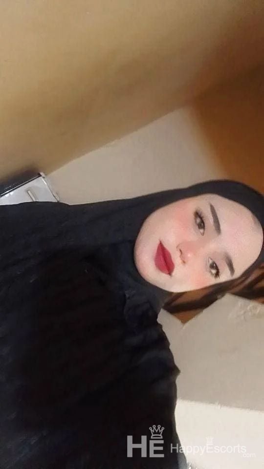Dina, 24 tuổi - 1