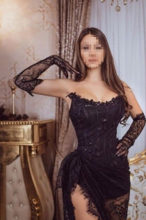 Elie, Ηλικία 26, Τίρανα / Αλβανία Συνοδοί - 6