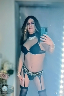 Криси Кристал, 32 године, Белфаст / Уједињено Краљевство Пратња - 1