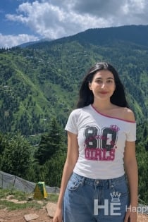 Jiya, Alter 25