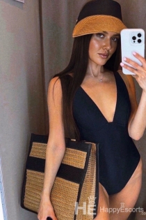 Beatric, Age 23, Cannes / France Escorts - 7