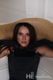 Beatric, Age 23, Cannes / France Escorts - 1