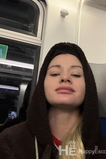 Alina, 25 ans, Paris / France Escortes - 2