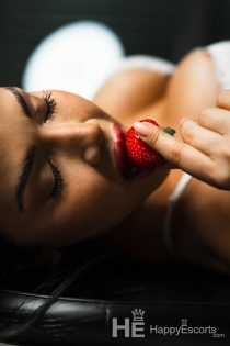 Melissa Aguiar, 21 let, Luksemburg / Luksemburške spremljevalke - 8