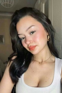 Ceren, Ηλικία 27, Κερύνεια / Κύπρος Συνοδοί - 3