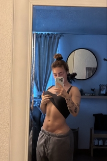 Anita, Umur 27, Tallaght / Ireland Pengiring - 2