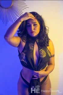 Luna body therapist, Age 24 - 6