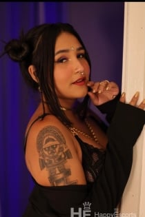 Luna body therapist, Age 24 - 7