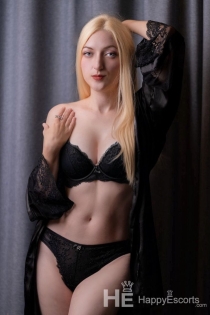Anna, Age 23, Escort in Istanbul / Turkey - 4