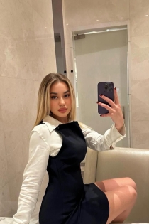 Beril, Ηλικία 24, Κωνσταντινούπολη / Τουρκία Συνοδοί - 3