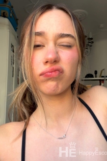 Beril, Ηλικία 24, Κωνσταντινούπολη / Τουρκία Συνοδοί - 9