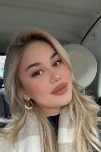 Beril, Ηλικία 24, Κωνσταντινούπολη / Τουρκία Συνοδοί - 2