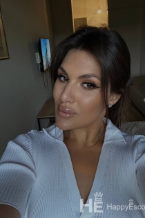 ela, Usia 24, Tirana / Albania Pengawal - 4