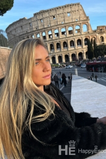 Carla Ferrari, Age 25, Escort in Munich / Germany - 4