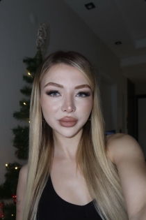 AHU, Ηλικία 27, Κωνσταντινούπολη / Τουρκία Συνοδοί - 2