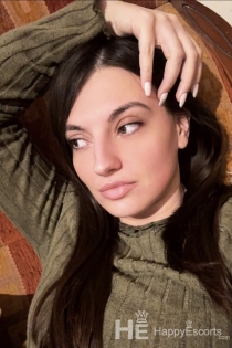 Rya, Ηλικία 25, Κωνσταντινούπολη / Τουρκία Συνοδοί - 3