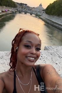 Mariluz, Miaka 25, Lisbon / Ureno Wasindikizaji - 6