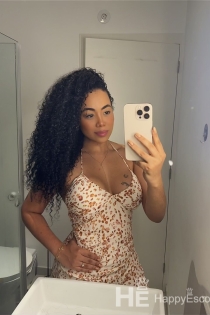 Elena Zarren, 23–1 år