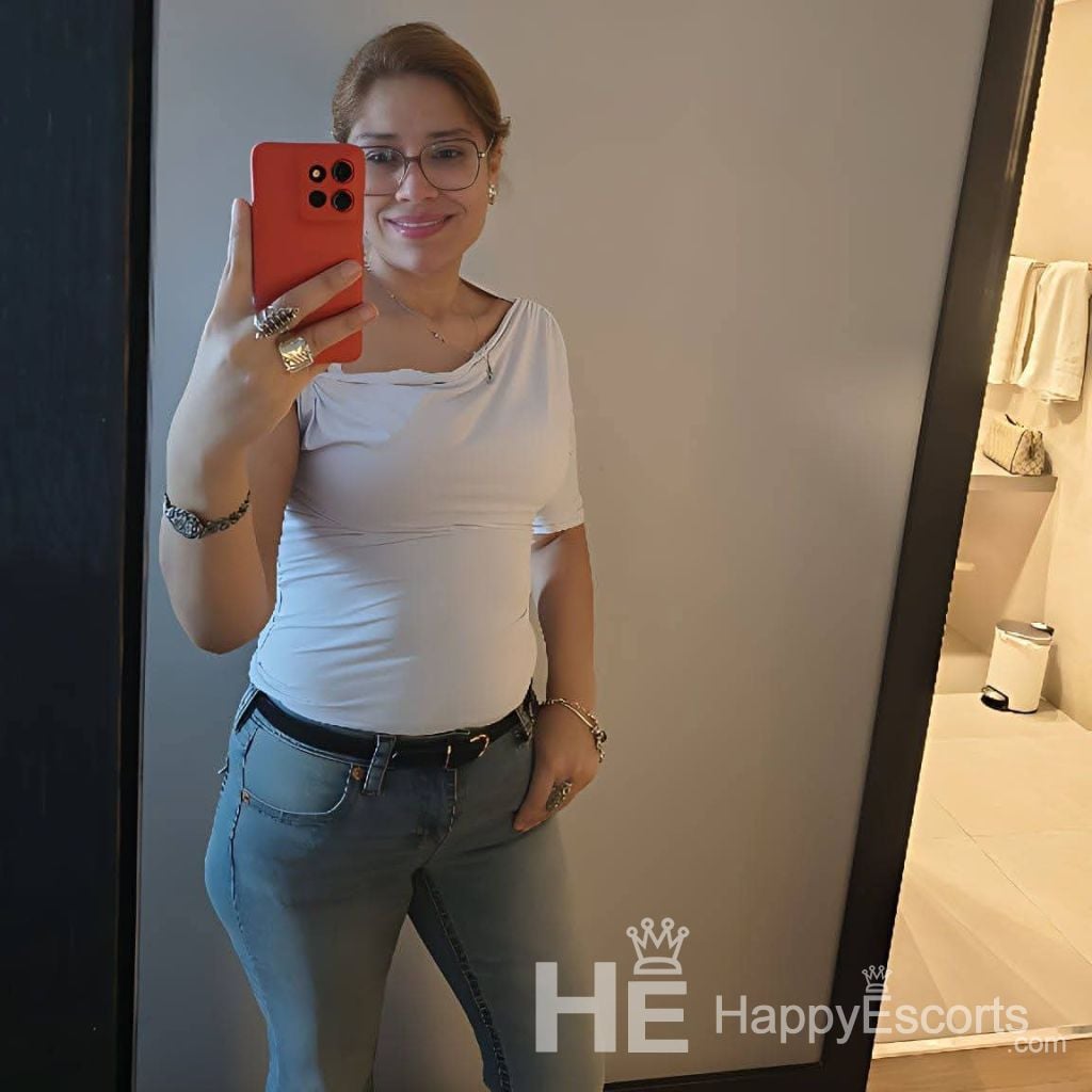Elena, Alter 33, Escort in Antibes / Frankreich - 1