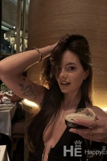 Ήρα, Ηλικία 24, Κωνσταντινούπολη / Τουρκία Συνοδοί - 2