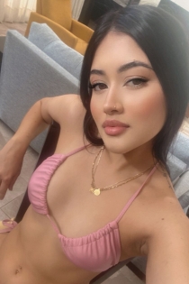 Bella, 20 éves, Berlin / Németország Eskortlányok - 3