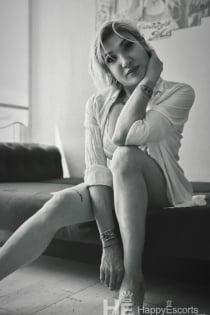 maya, Ηλικία 26, Τίρανα / Αλβανία Συνοδοί - 3