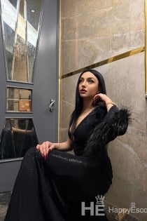 Ulisa BARU, Umur 21, Tirana / Albania Pengiring - 2