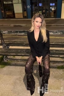 bera, 25 éves, Tirana/Albánia kísérők – 2