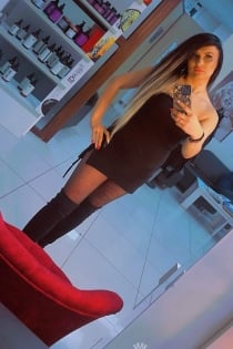 Gunay, 24 éves, Tirana/Albánia kísérők – 3