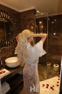 Alisa, Age 22, Escort in Bangkok / Thailand - 4