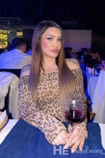 Selin, Ηλικία 26, Κερύνεια / Κύπρος Συνοδοί - 2