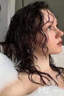 Leah, Age 23, Escort in Istanbul / Turkey - 3