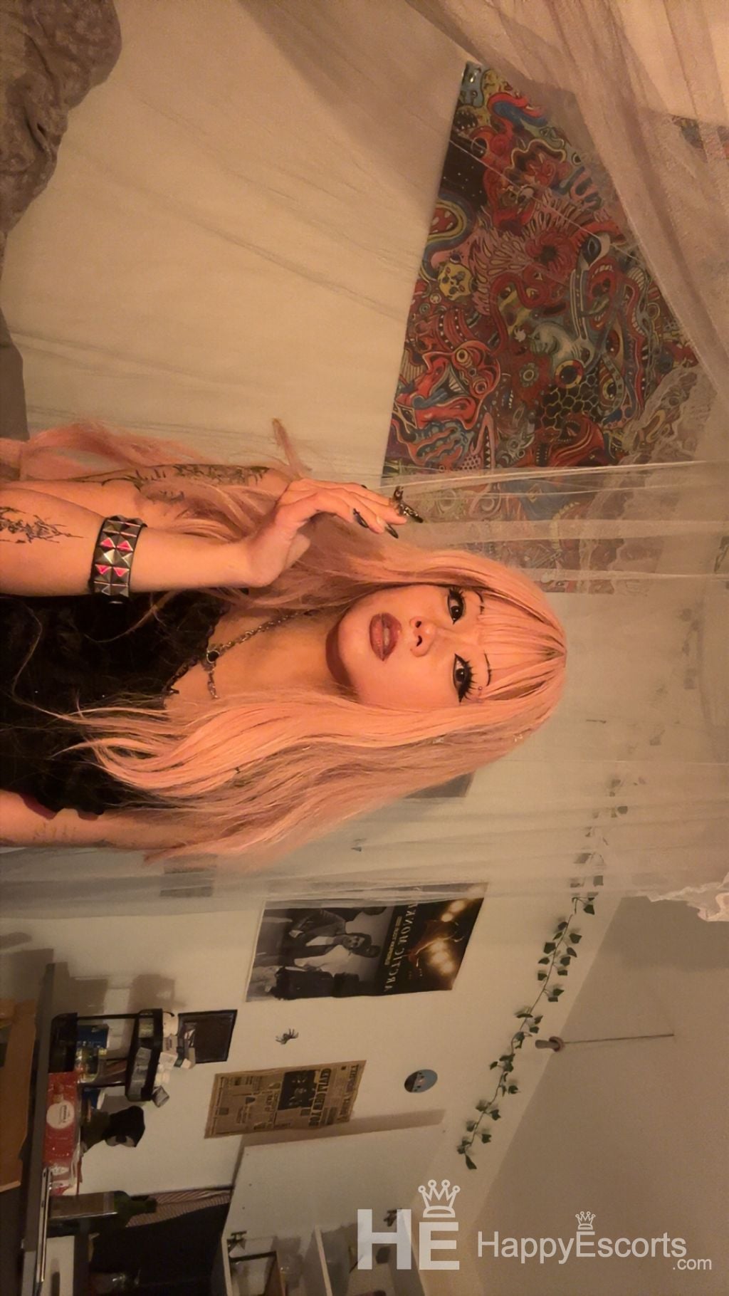 Gh0stgirl, 22 éves - 1 éves