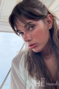 Alyaska, Age 19, Escort in Dubai / UAE - 1