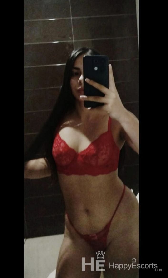 Camila, 23 años - 1