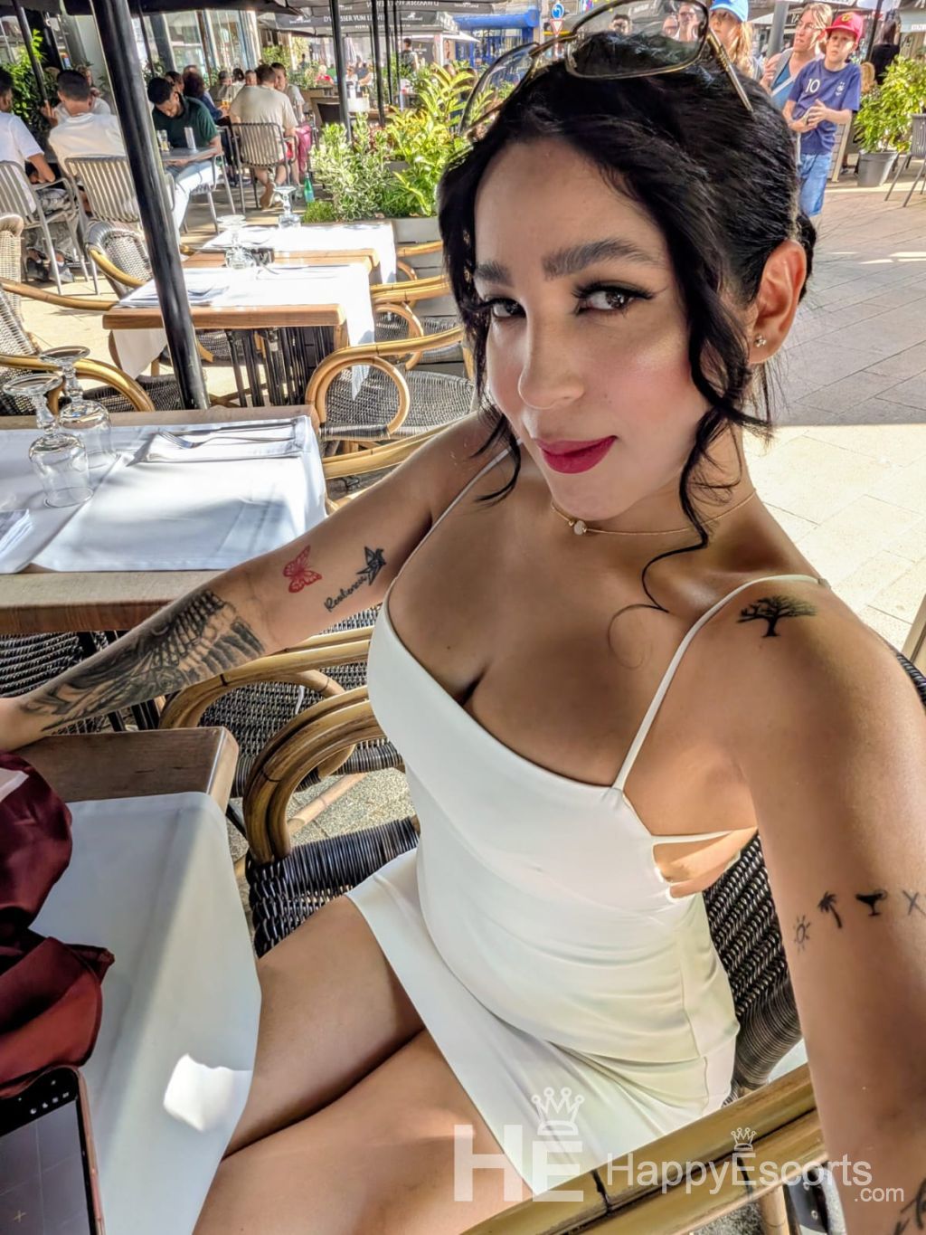Luna, 23 años - 1