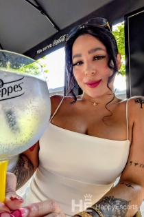 Luna, 23 años - 4