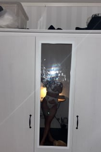 Mia, Yaş 28, Karlstad / İsveç Eskortları