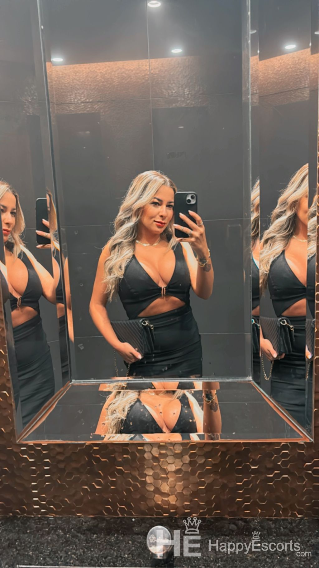 Jully Belini, 28 tuổi - 1