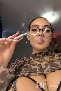Sarahh BustyBrunetă, 27 de ani, București / Escorte România