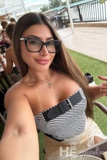 Luana, Age 28 - 17