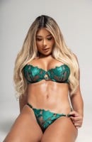 Larissa, Age 28, Prague / Czech Republic Escorts