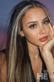 Juna, Age 21, Escort in Istanbul / Turkey - 1