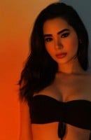 Larissa, Age 30, Escort in Paris / France