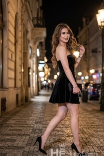 ΛΟΛΙΤΑ, Ηλικία 24, Κωνσταντινούπολη / Τουρκία Συνοδοί - 3
