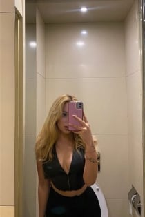 Cemre, Age 22, Istanbul / Turkey Escorts