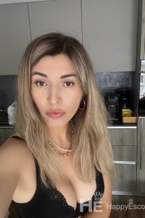 Valentina, Age 35, Escort in Amsterdam / Netherlands - 2